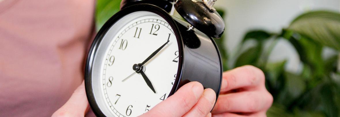 Setting up alarm clock