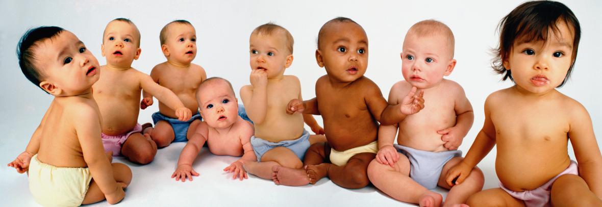 group of babies (3 to 5 months) wearing diapers