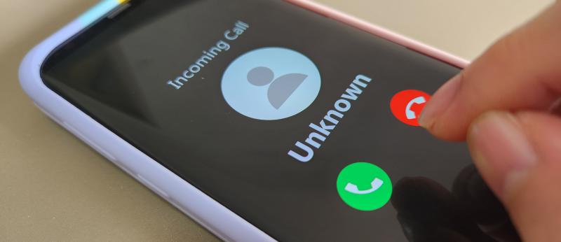 unknown caller on cell phone