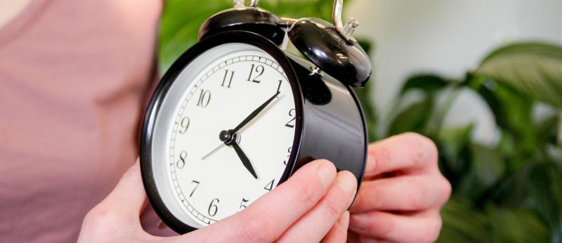 Setting up alarm clock