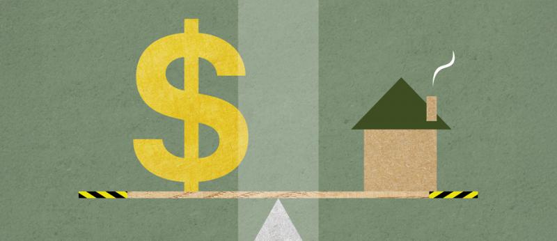 Steady interest rates depicted by a cartoon dollar sign and house on an equal scale 