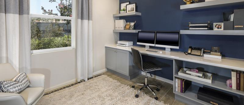 KB Homes home office option with desks and computers