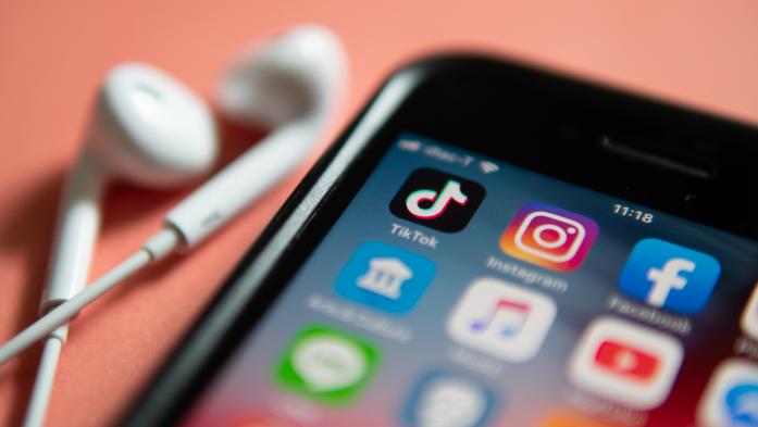 tiktok/social media screen logos