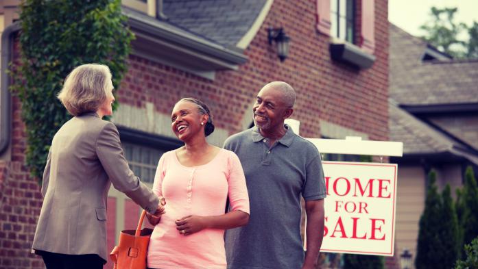 realtor selling house to couple