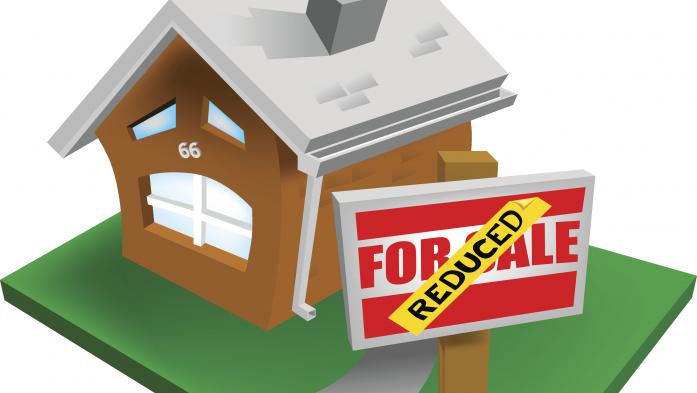House drawing with for sale and discounted on a sign